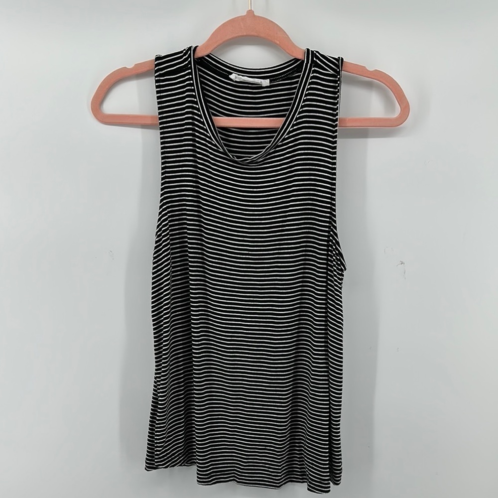 Double Zero Black and White Ribbed Sleeveless Crew‎ Neck Tank Top Size Large